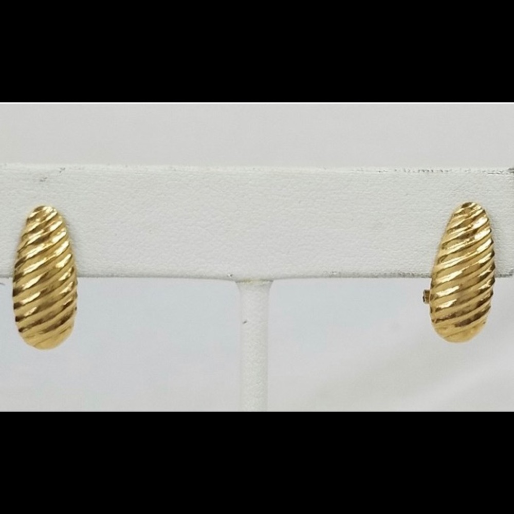 14 karat gold lever back earrings